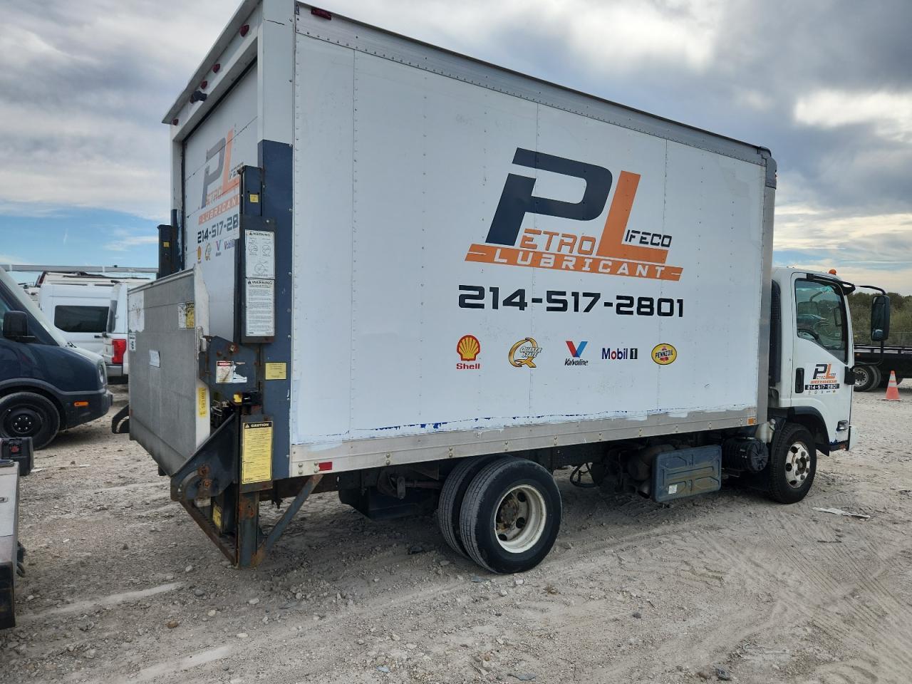 2013 Isuzu Npr - Image 3