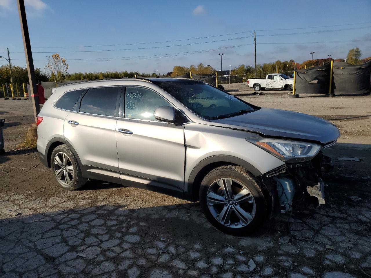 2014 Hyundai Santa Fe Gls - Image 4