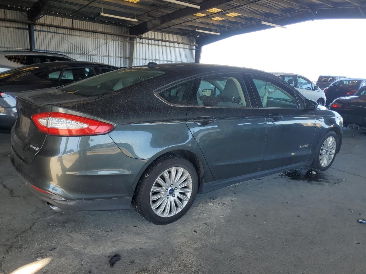 2015 Ford Fusion S Hybrid - Image 3