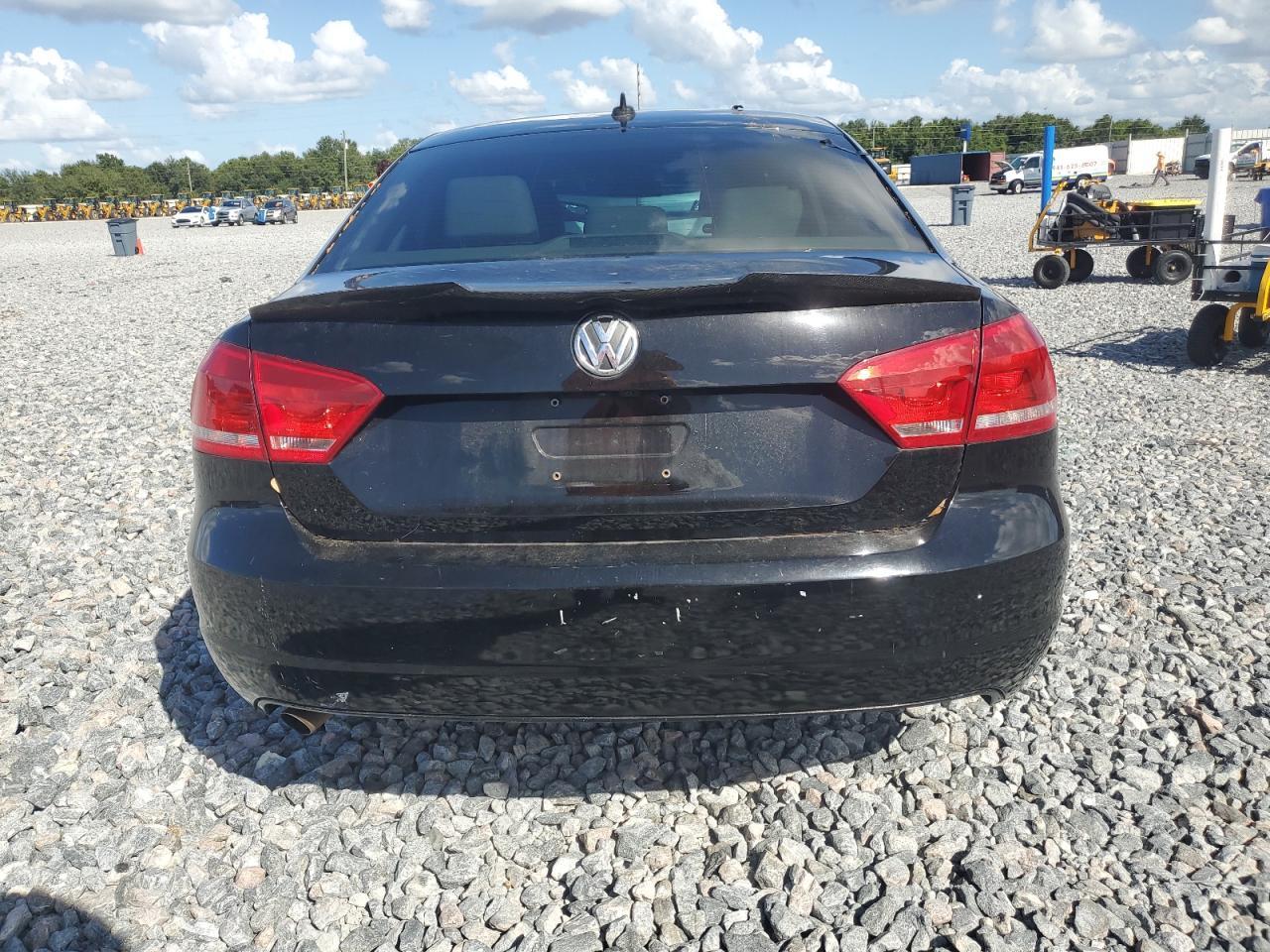 2015 Volkswagen Passat S - Фото 6