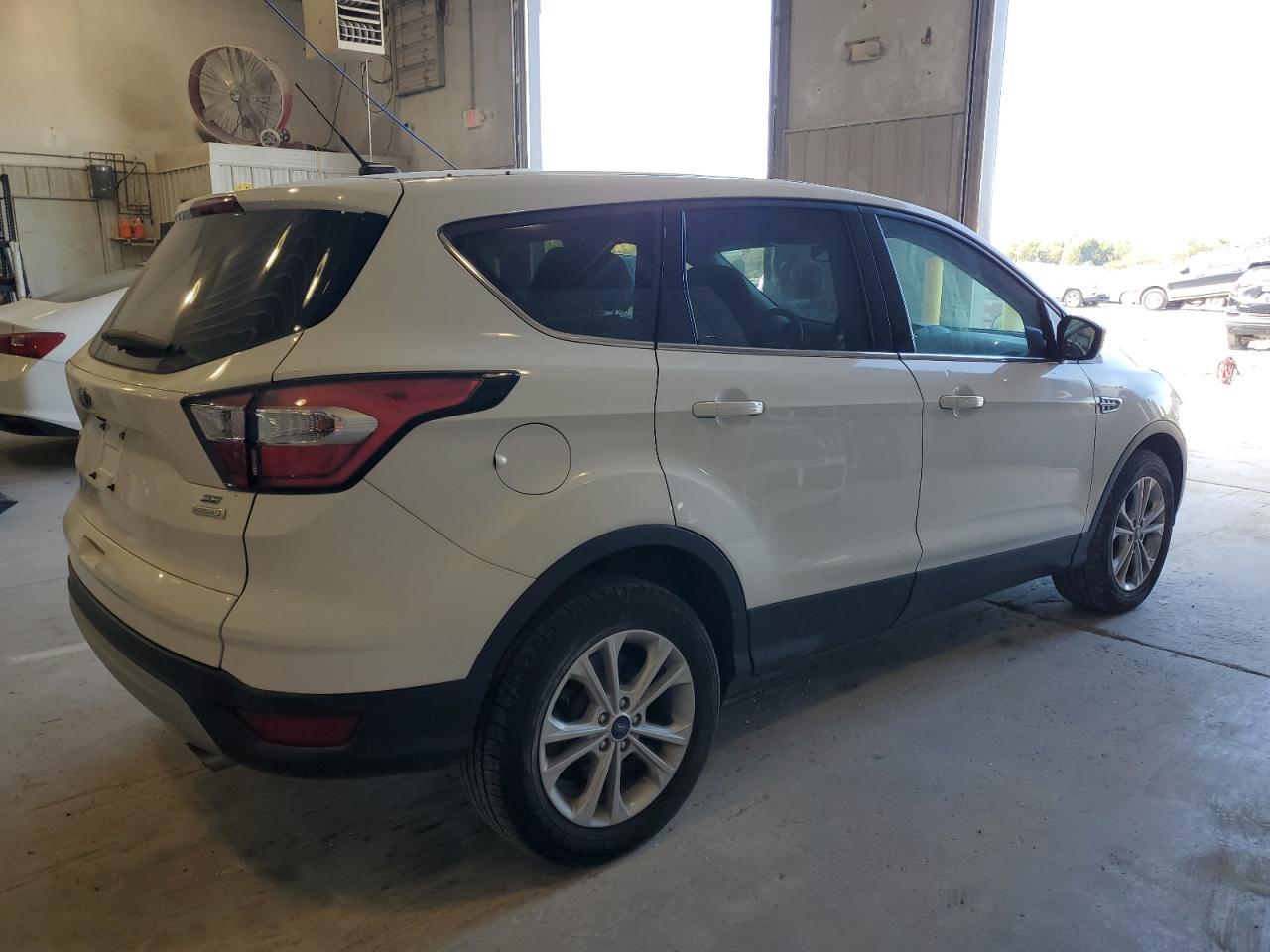 2017 Ford Escape Se - Фото 3