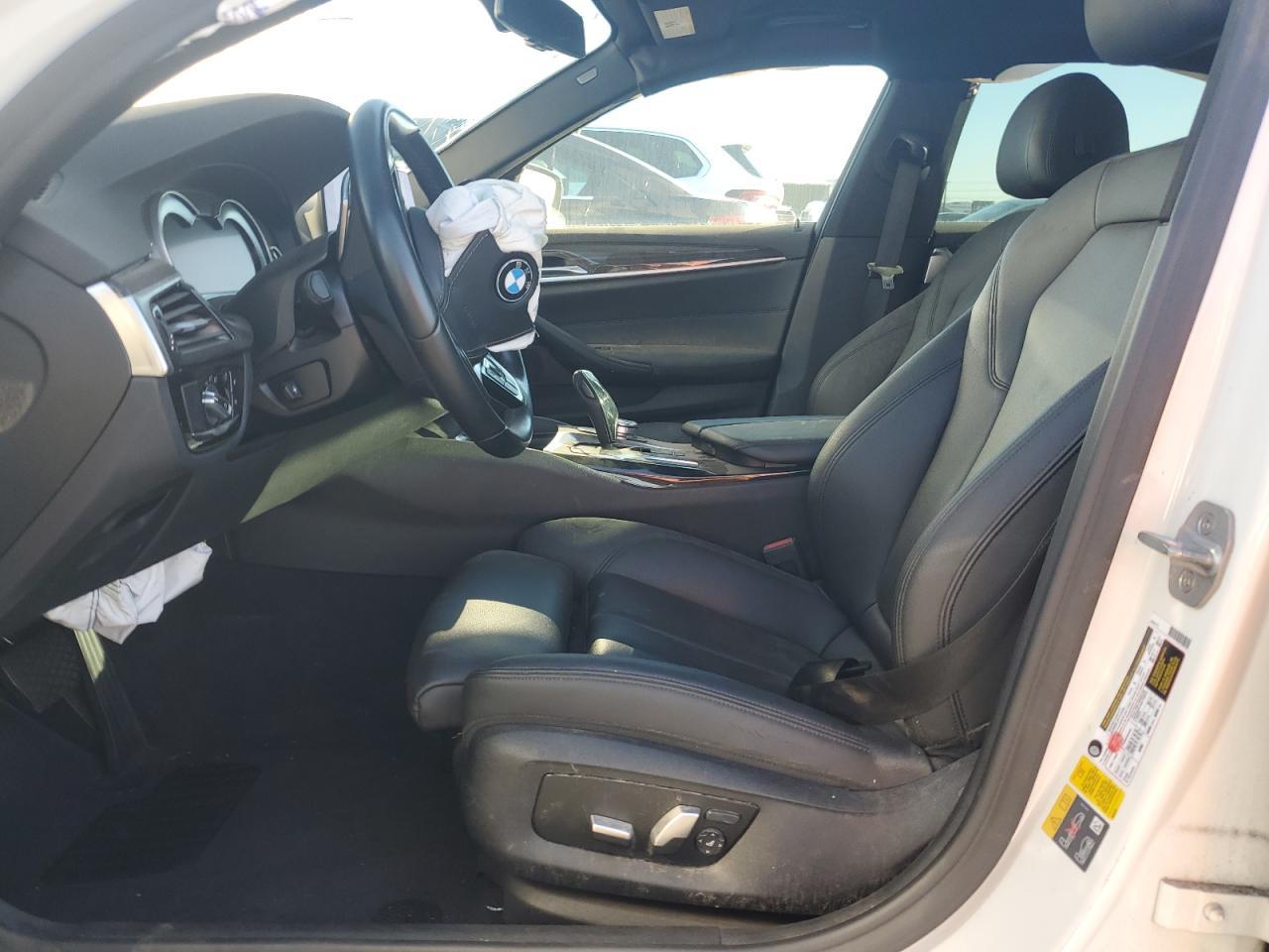 2019 BMW 530E - Фото 7