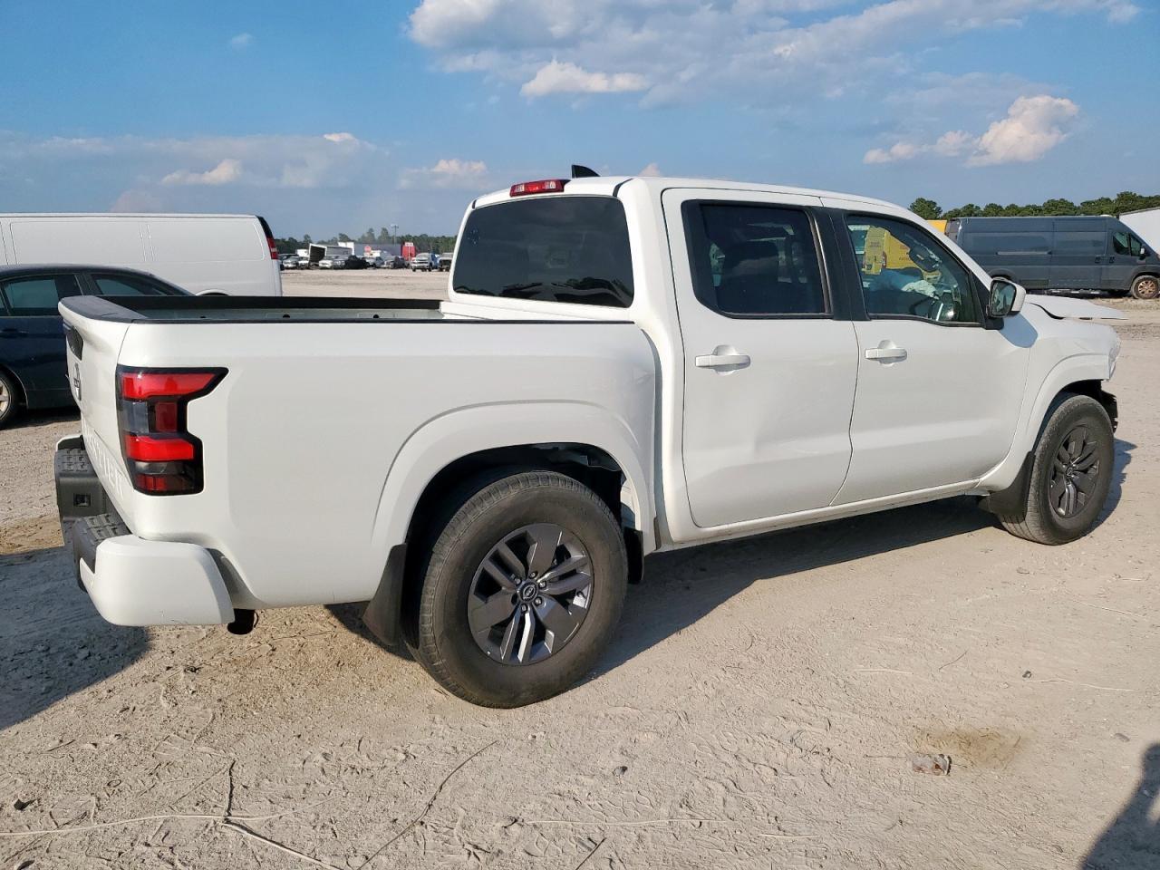 2025 Nissan Frontier S - Image 3