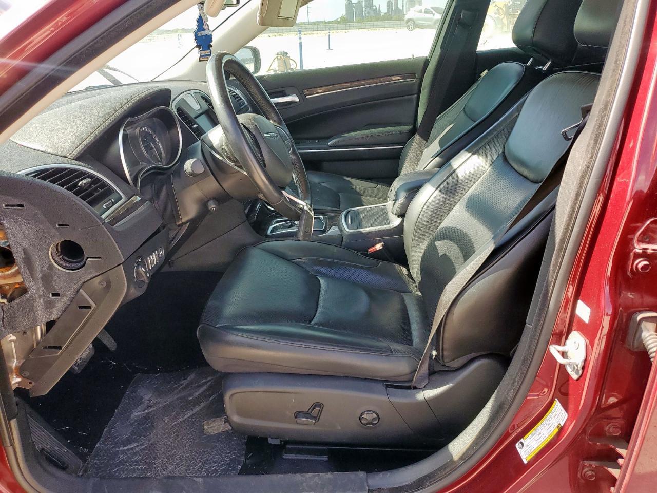 2021 Chrysler 300 Touring - Image 7