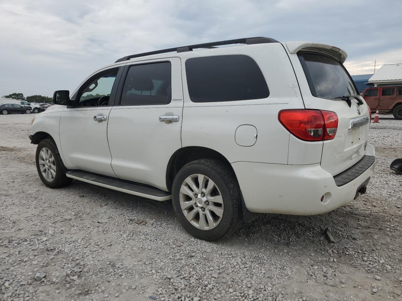 2011 Toyota Sequoia Platinum - Фото 2