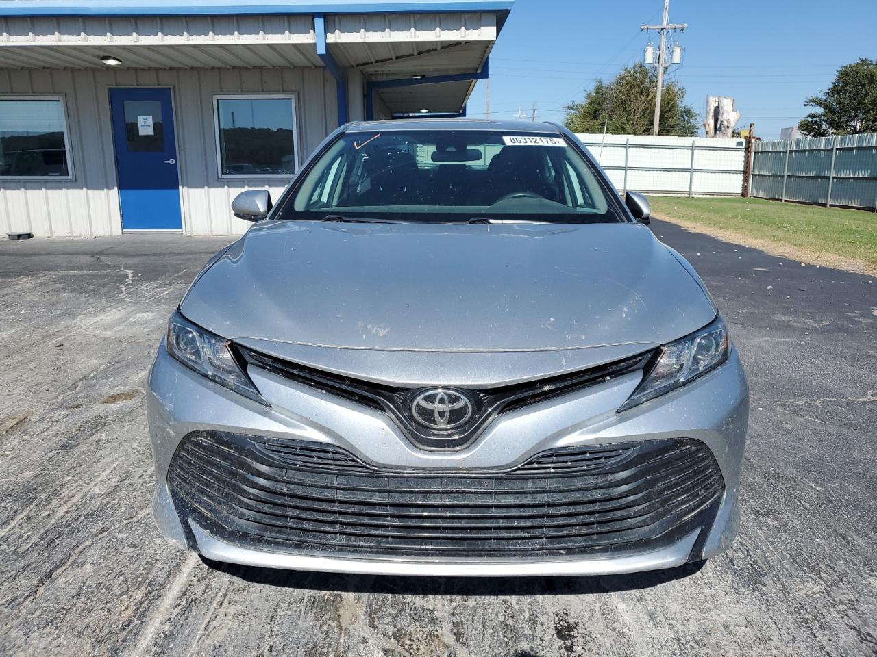 2020 Toyota Camry Le - Фото 5
