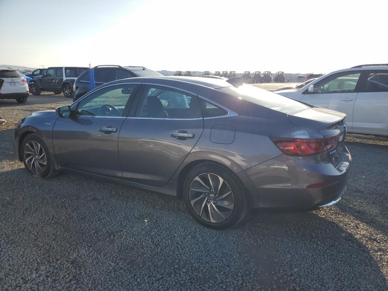 2021 Honda Insight Touring - Фото 2