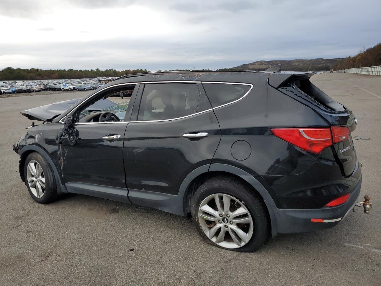 2015 Hyundai Santa Fe Sport - Image 2