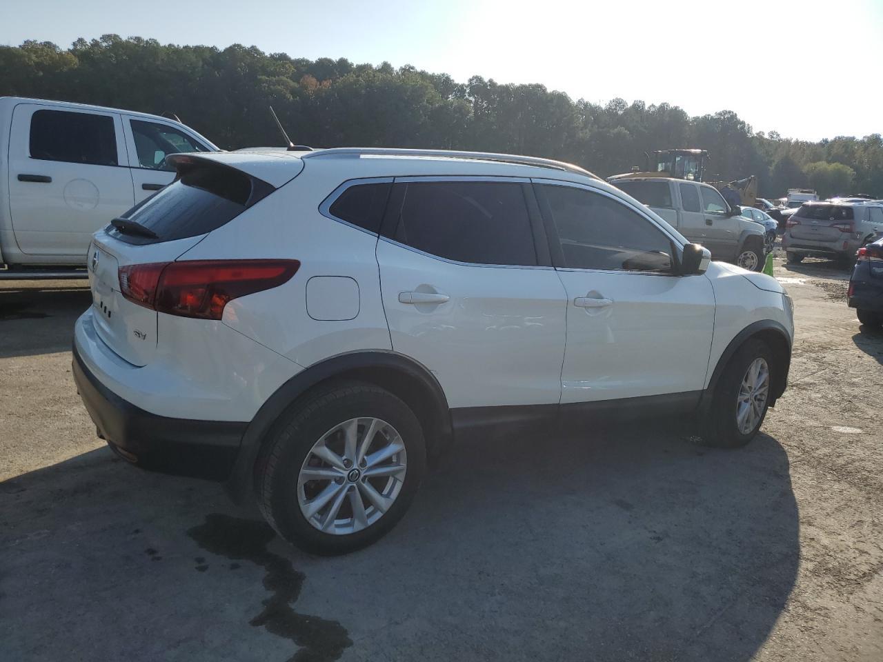 2019 Nissan Rogue Sport S - Image 3