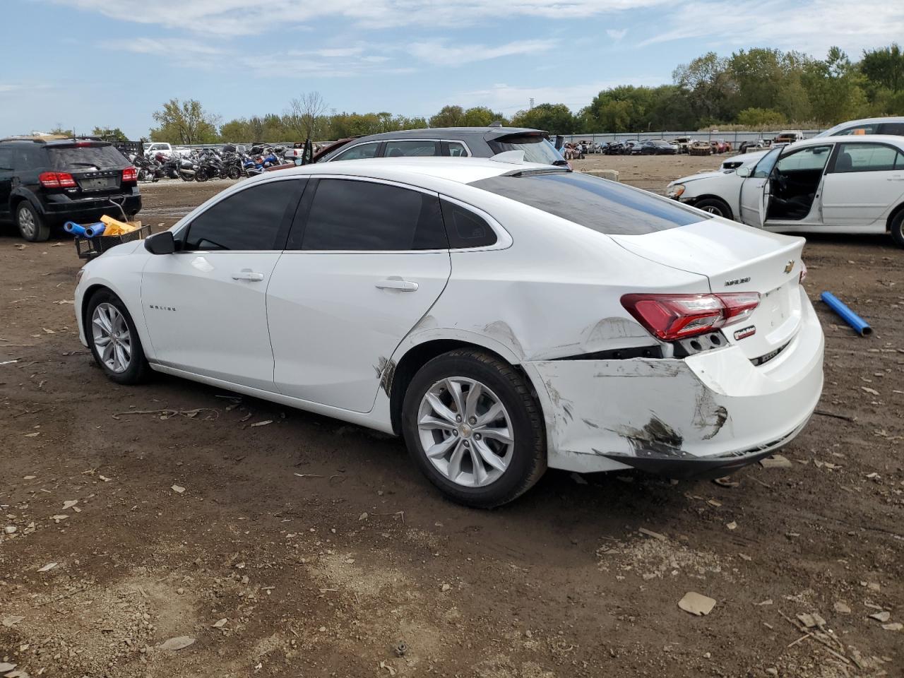 2022 Chevrolet Malibu Lt - Фото 2