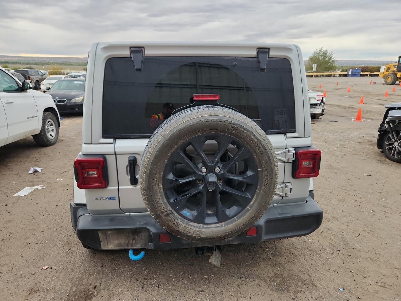 2023 Jeep Wrangler Sahara 4Xe - Image 6