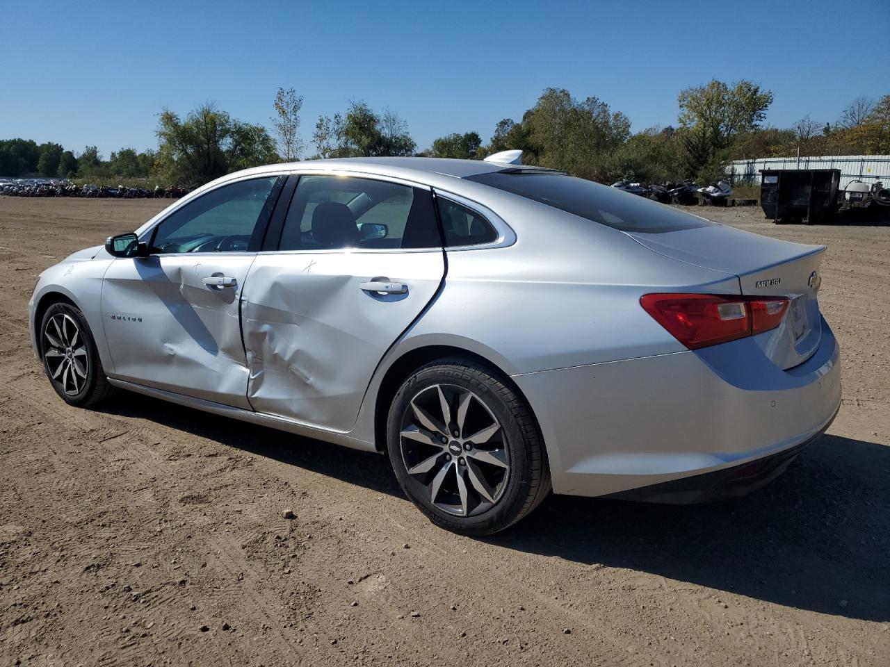 2017 Chevrolet Malibu Lt - Фото 2