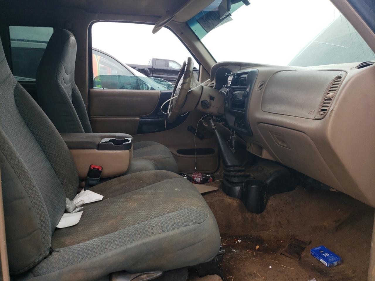 2001 Mazda B3000 Cab Plus - Фото 7