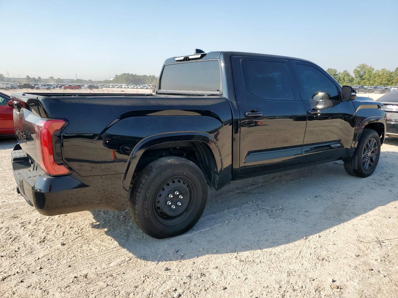 2023 Toyota Tundra Crewmax Platinum - Image 3