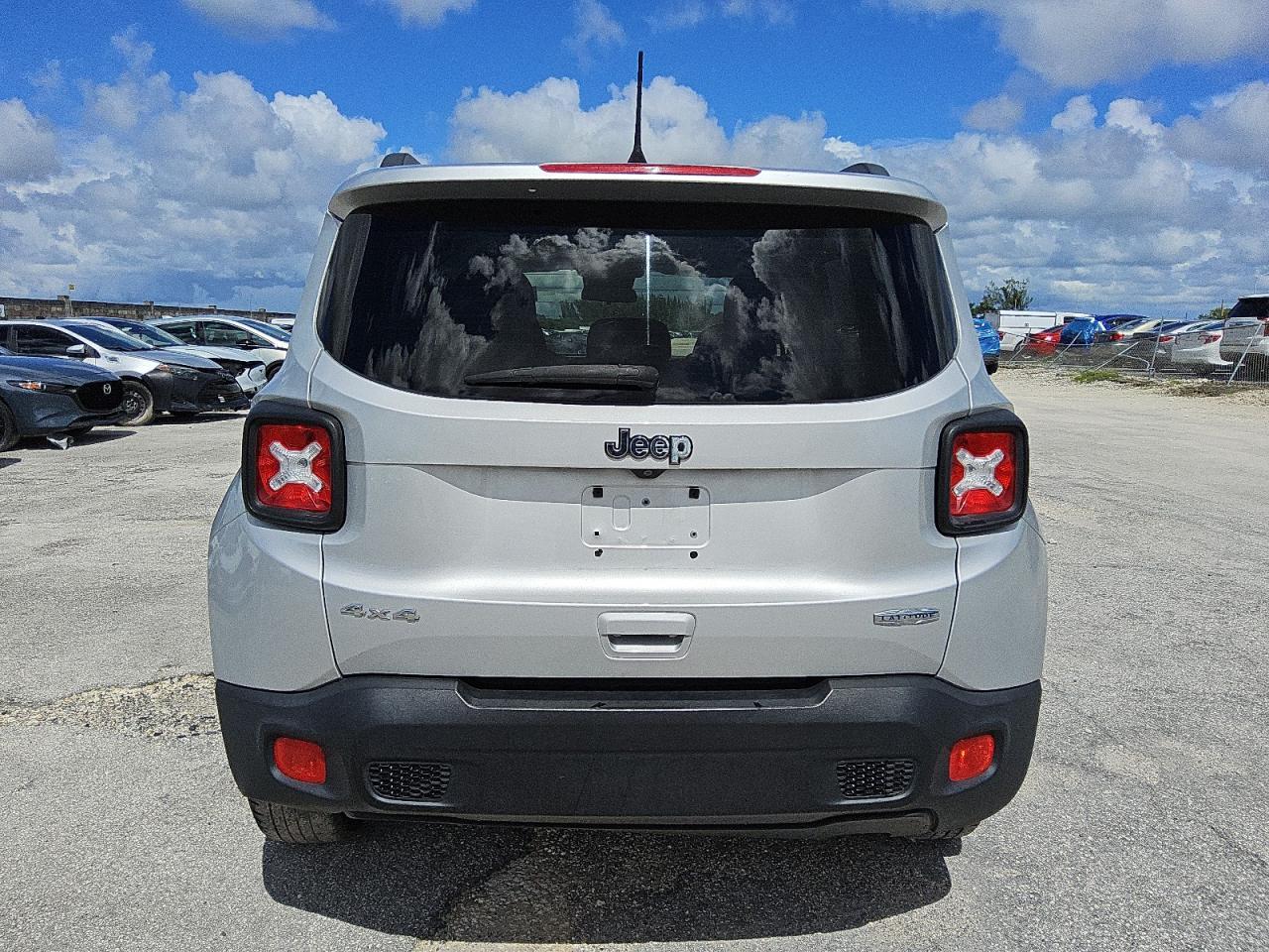 2018 Jeep Renegade Latitude - Фото 6
