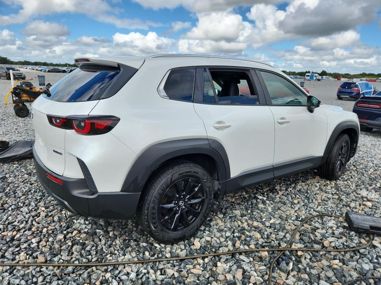 2025 Mazda Cx-50 Preferred - Image 3