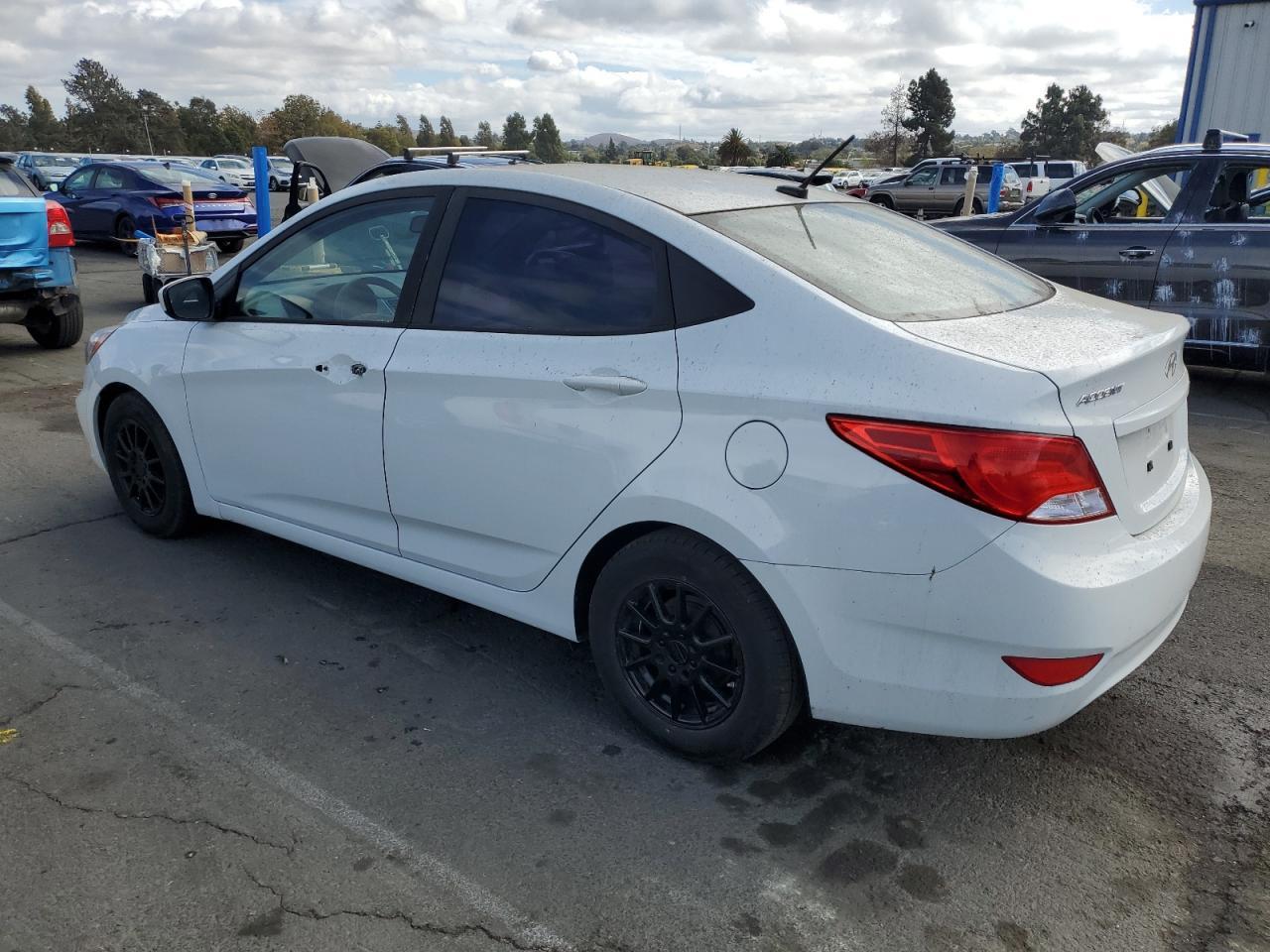 2017 Hyundai Accent Se - Фото 2