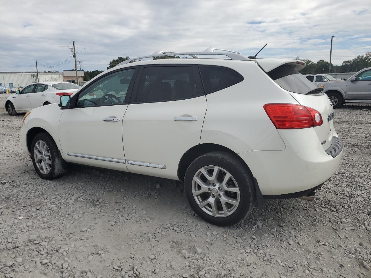 2011 Nissan Rogue S - Фото 2