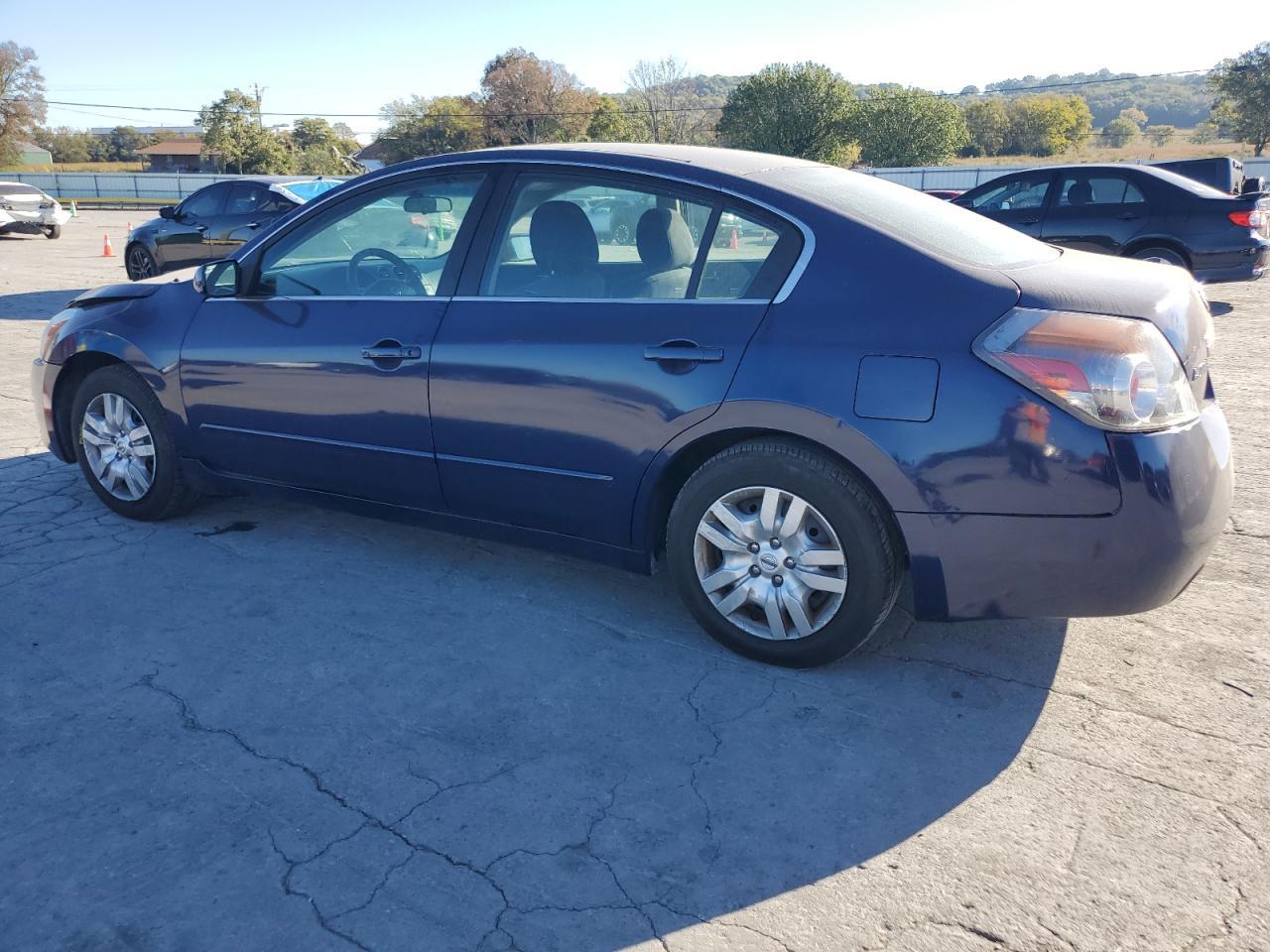 2010 Nissan Altima Base - Image 2