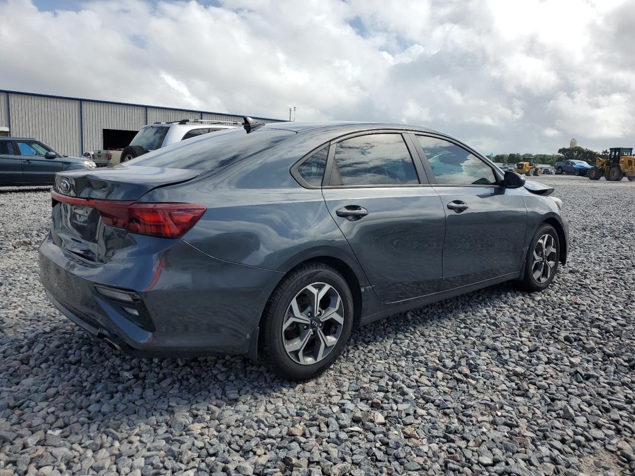 2021 Kia Forte Fe - Image 3