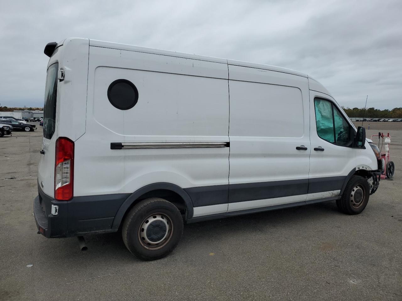 2023 Ford Transit 250 Delivery Van - Фото 3
