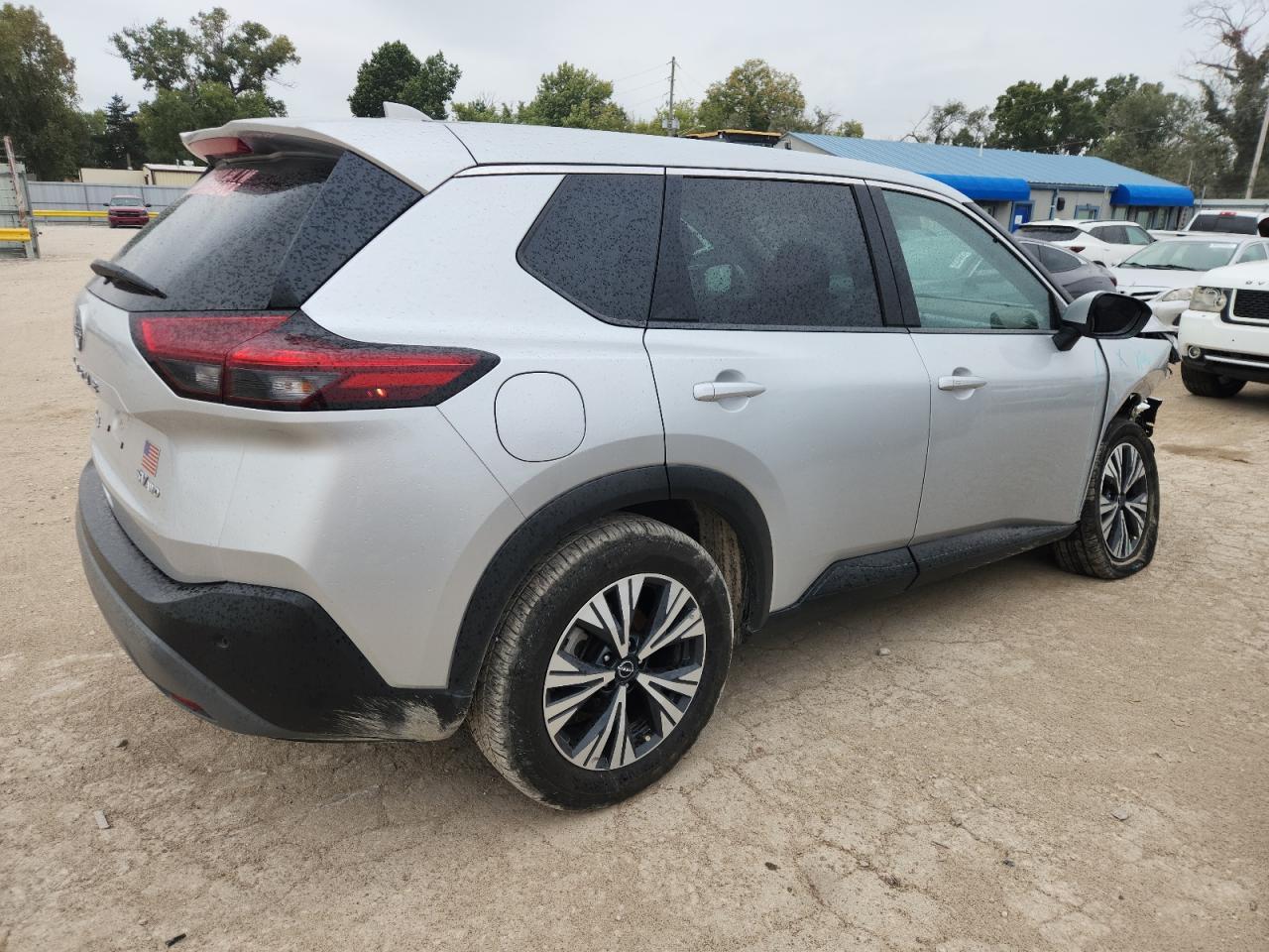 2023 Nissan Rogue Sv - Image 3