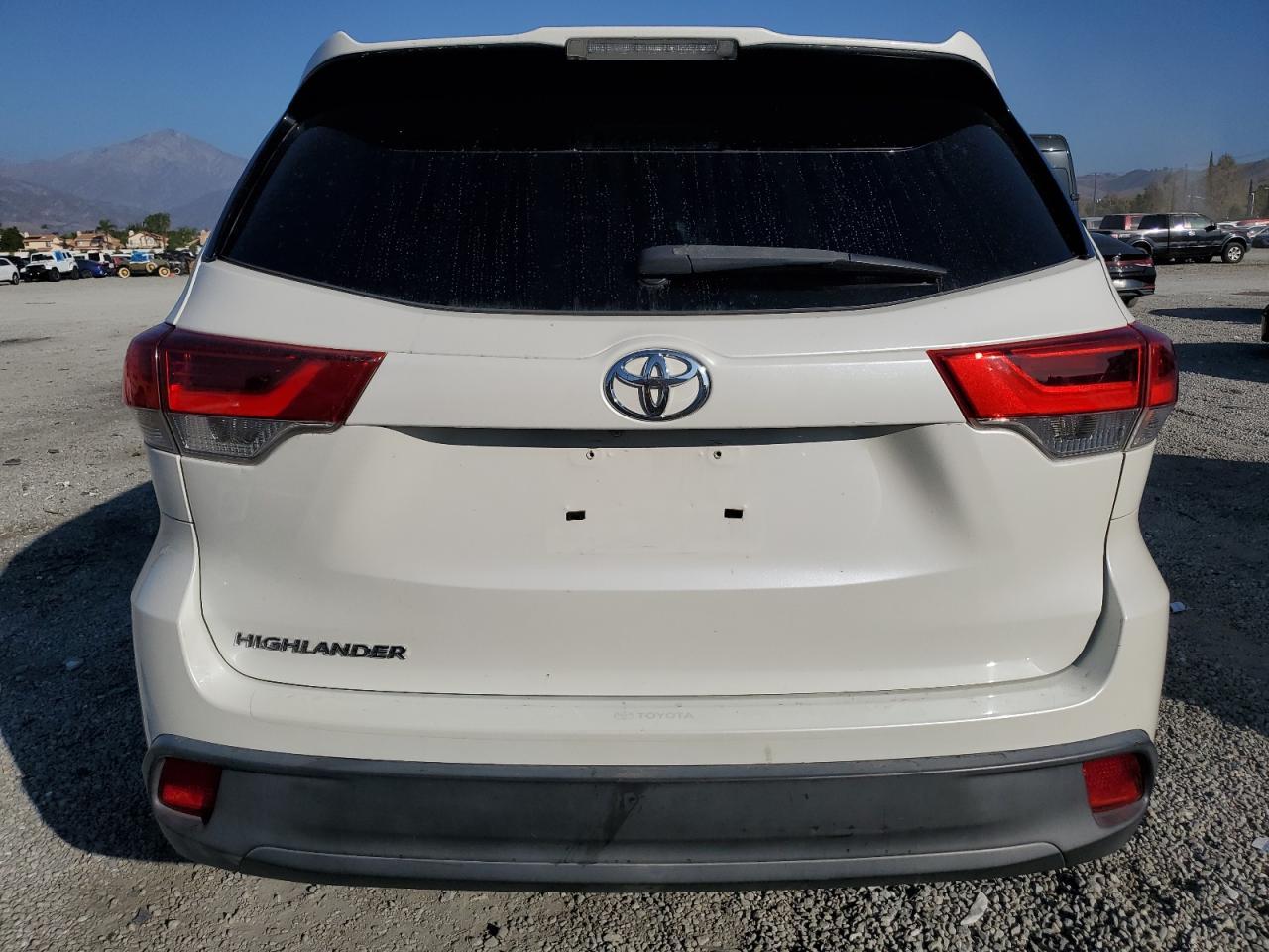 2019 Toyota Highlander Le - Image 6