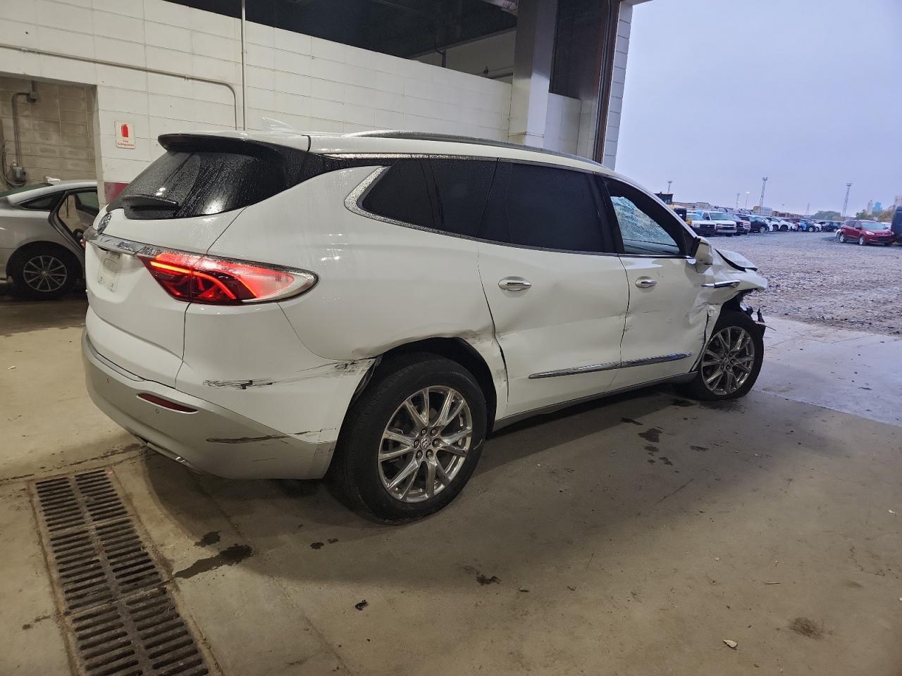 2023 Buick Enclave Premium - Фото 3