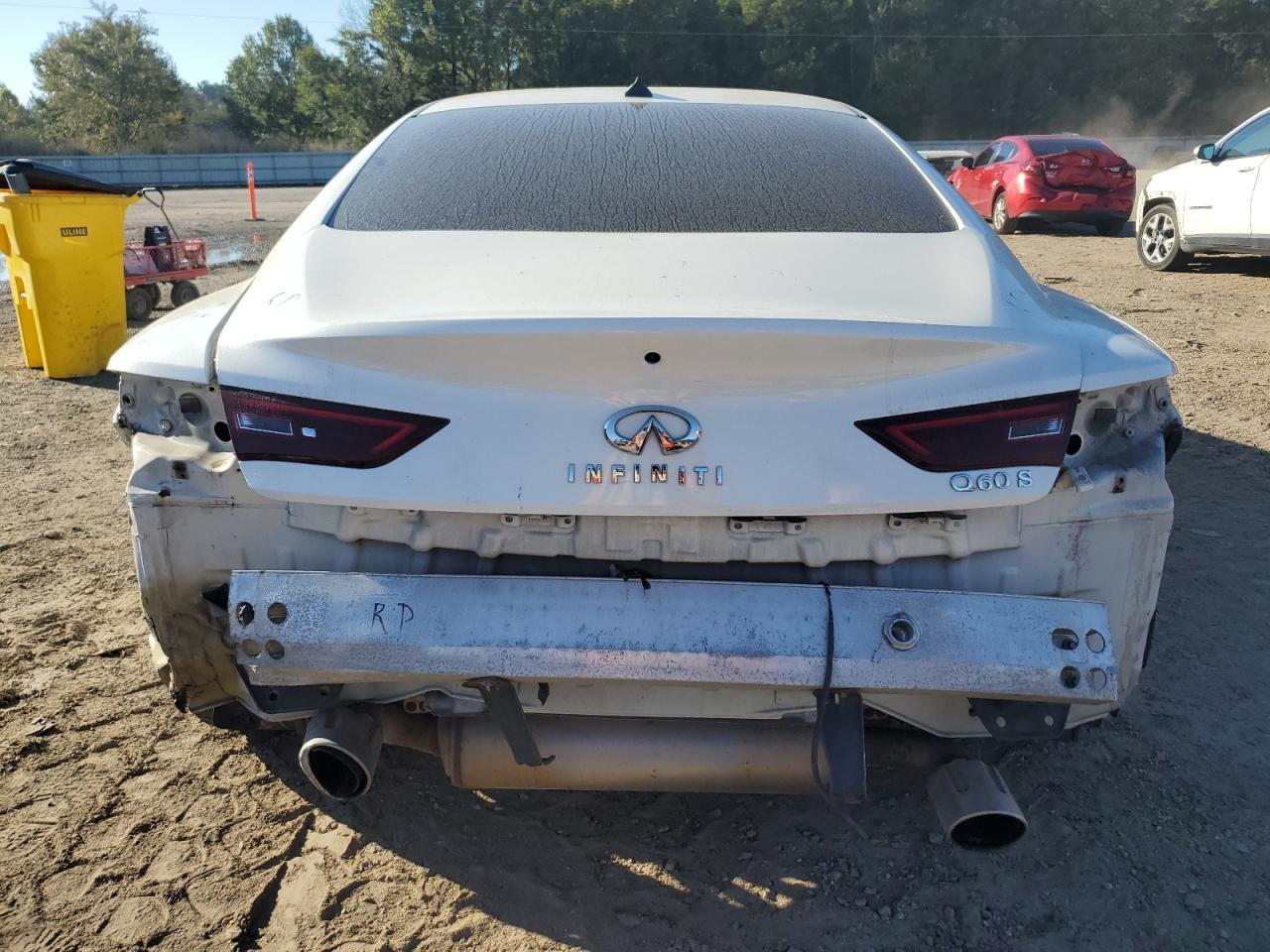 2017 Infiniti Q60 Premium - Фото 6