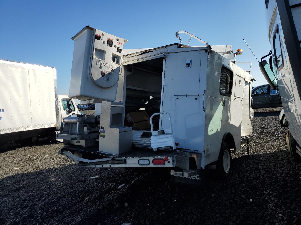 2023 Ford Econoline E350 Super Duty Cutaway Van - Фото 3