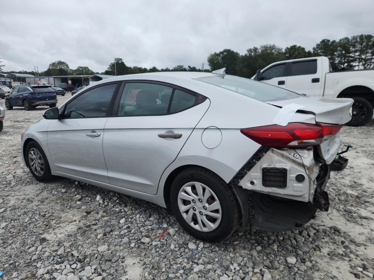 2017 Hyundai Elantra Se - Image 2