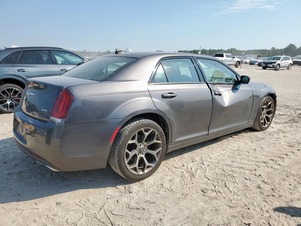 2015 Chrysler 300 S - Фото 3