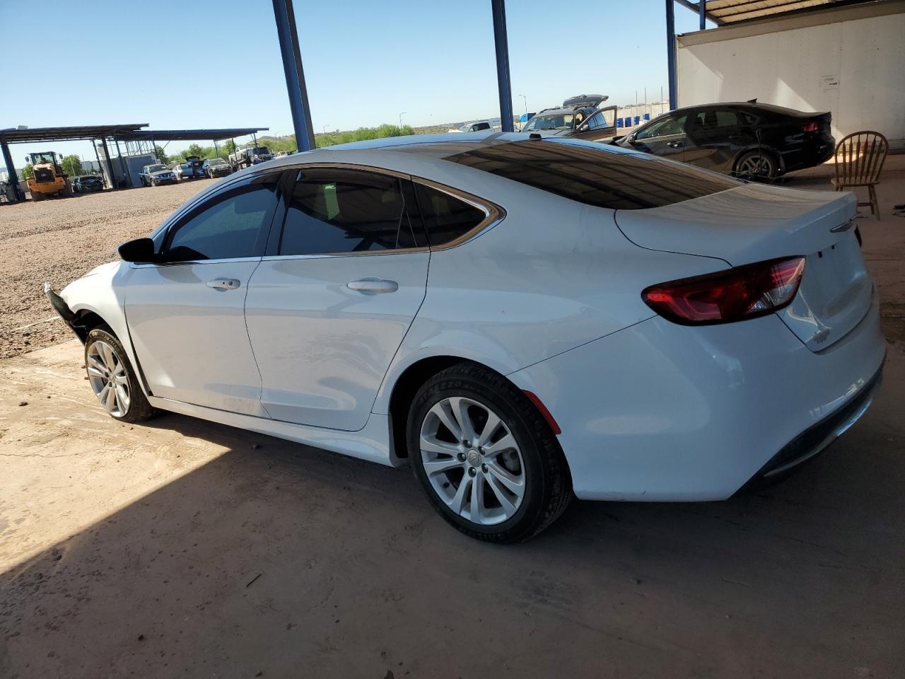 2016 Chrysler 200 Limited - Фото 2