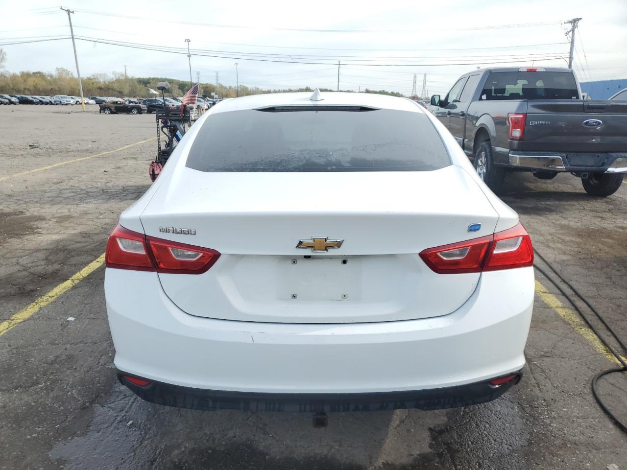 2017 Chevrolet Malibu Hybrid - Image 6