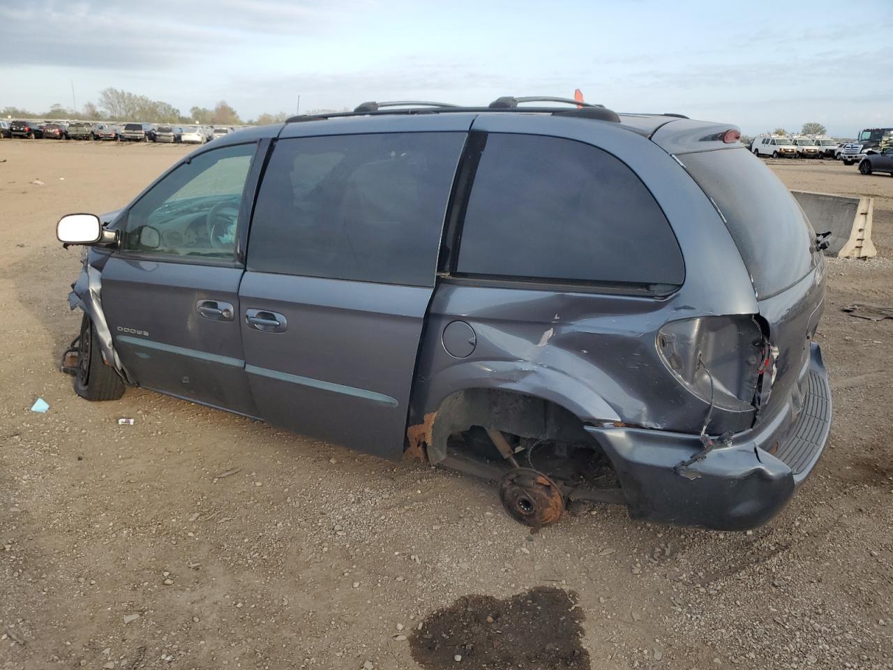 2001 Dodge Caravan - Image 2