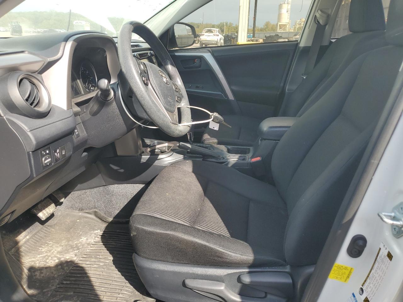 2017 Toyota Rav4 Le - Image 7