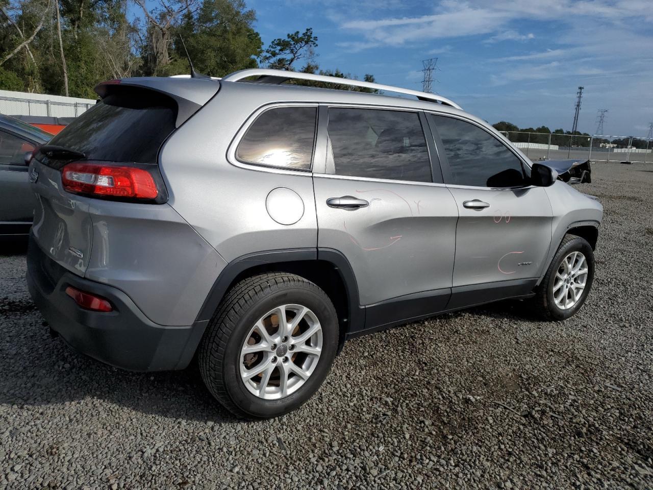 2016 Jeep Cherokee Latitude - Фото 3