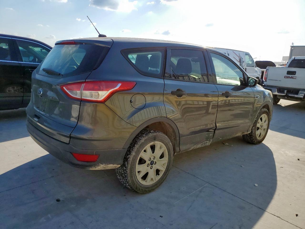 2016 Ford Escape S - Image 3