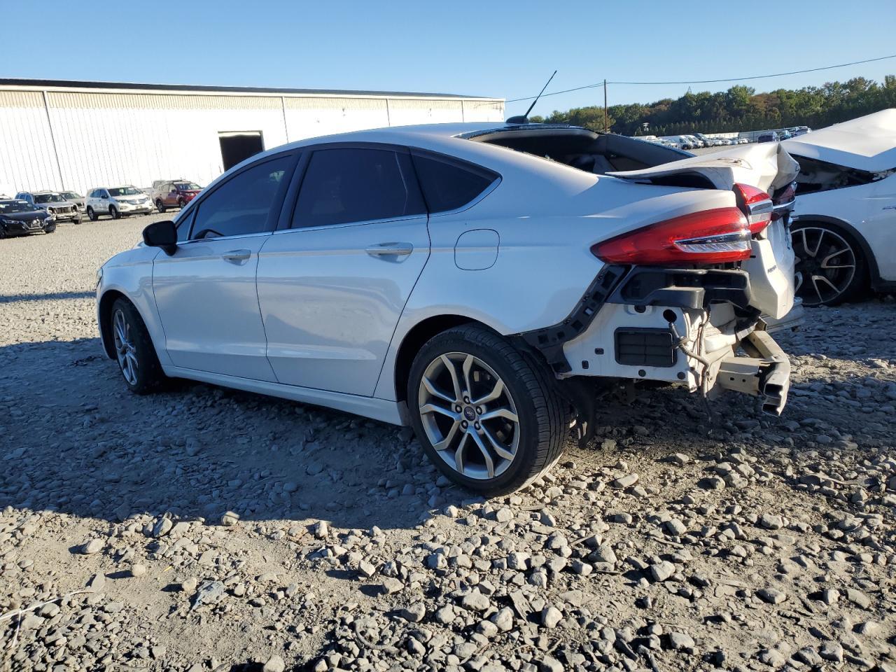 2017 Ford Fusion Se - Image 2