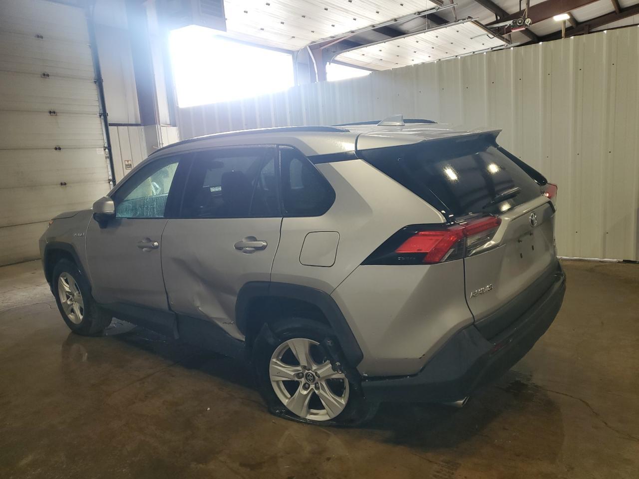 2020 Toyota Rav4 Xle - Image 2