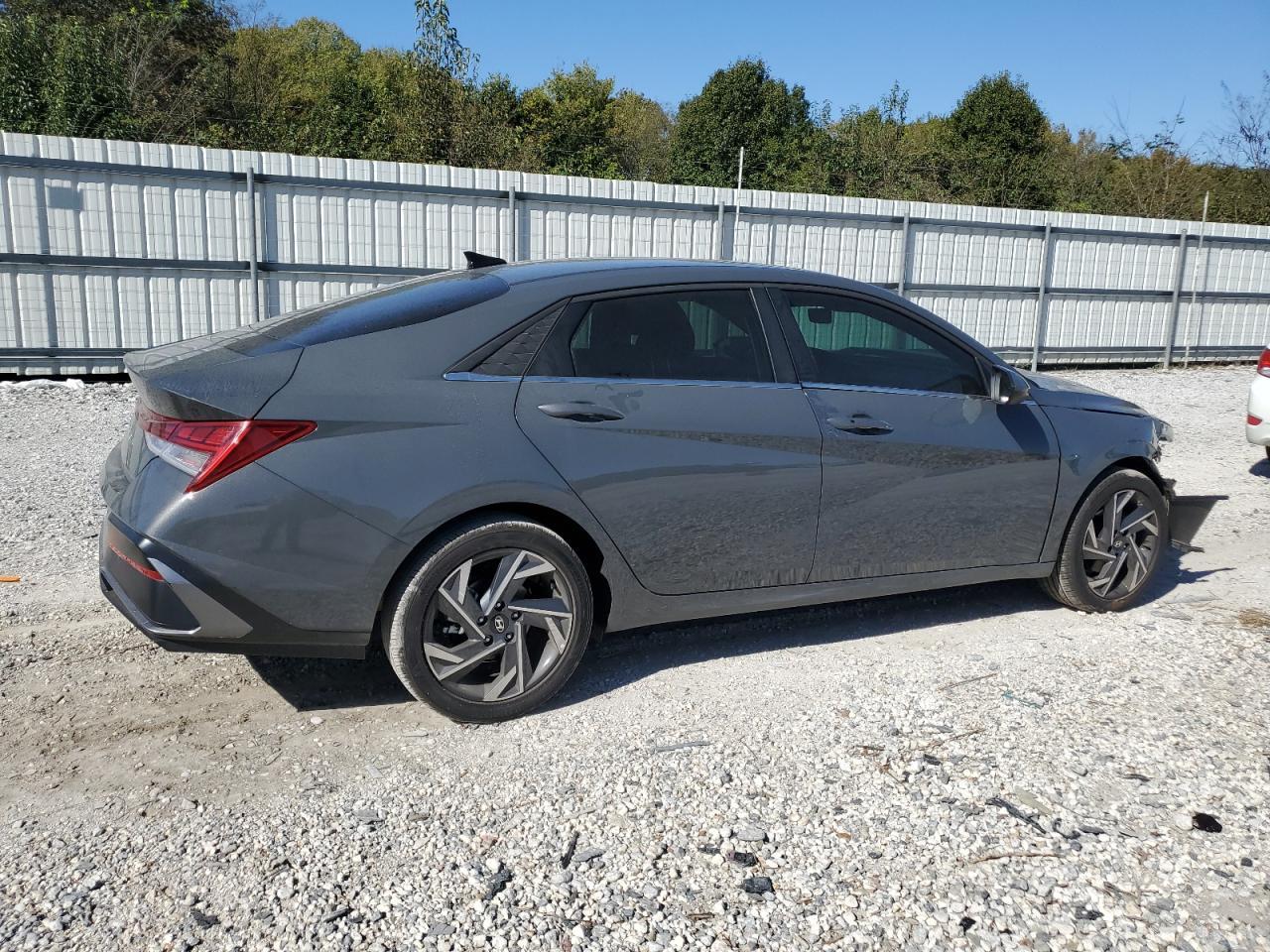 2025 Hyundai Elantra Sel - Фото 3