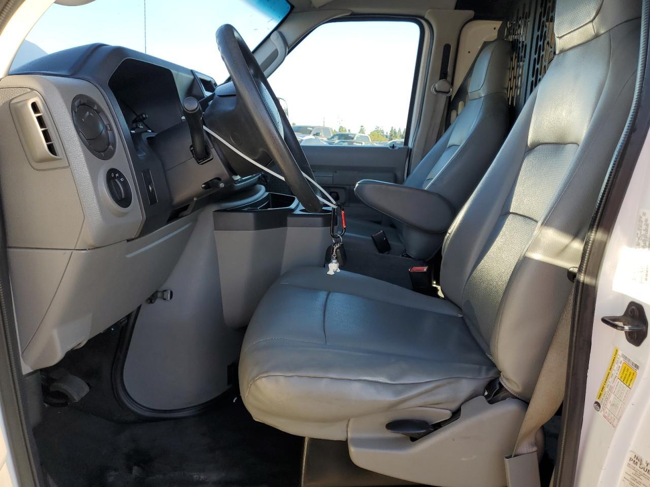 2012 Ford E250 Delivery Van - Фото 7