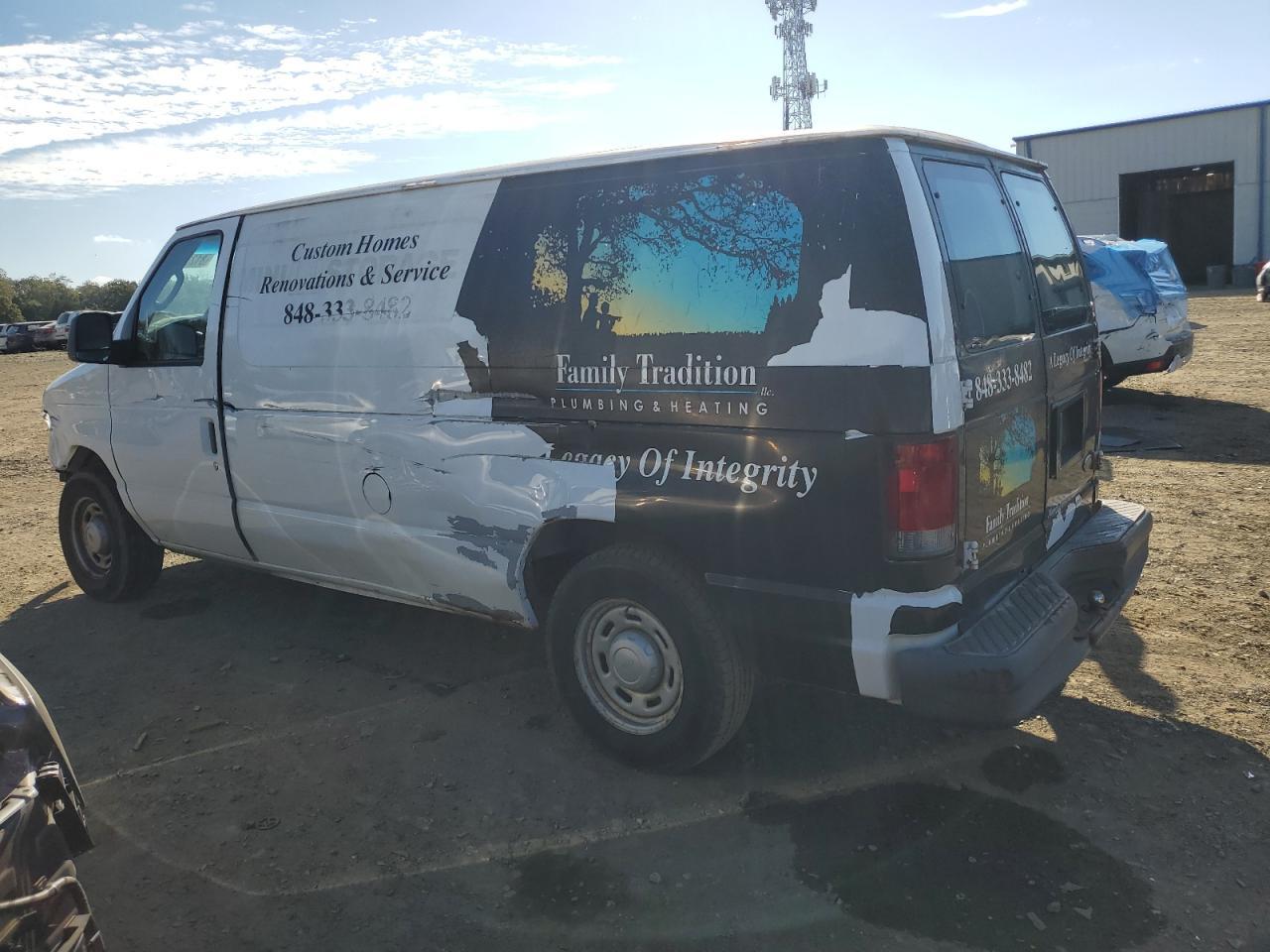 2005 Ford Econoline E150 Van - Фото 2