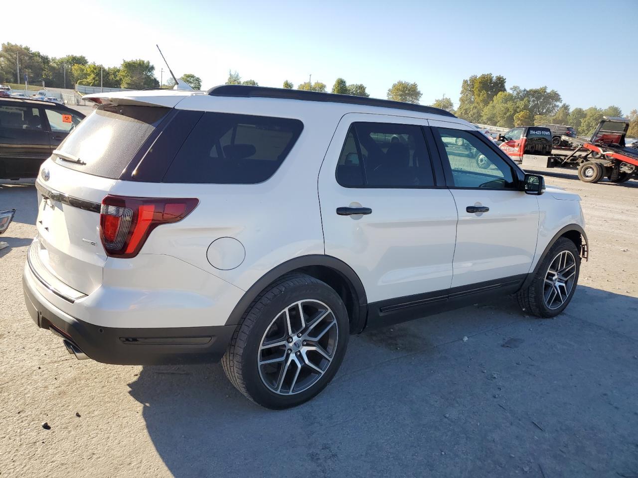 2018 Ford Explorer Sport - Image 3