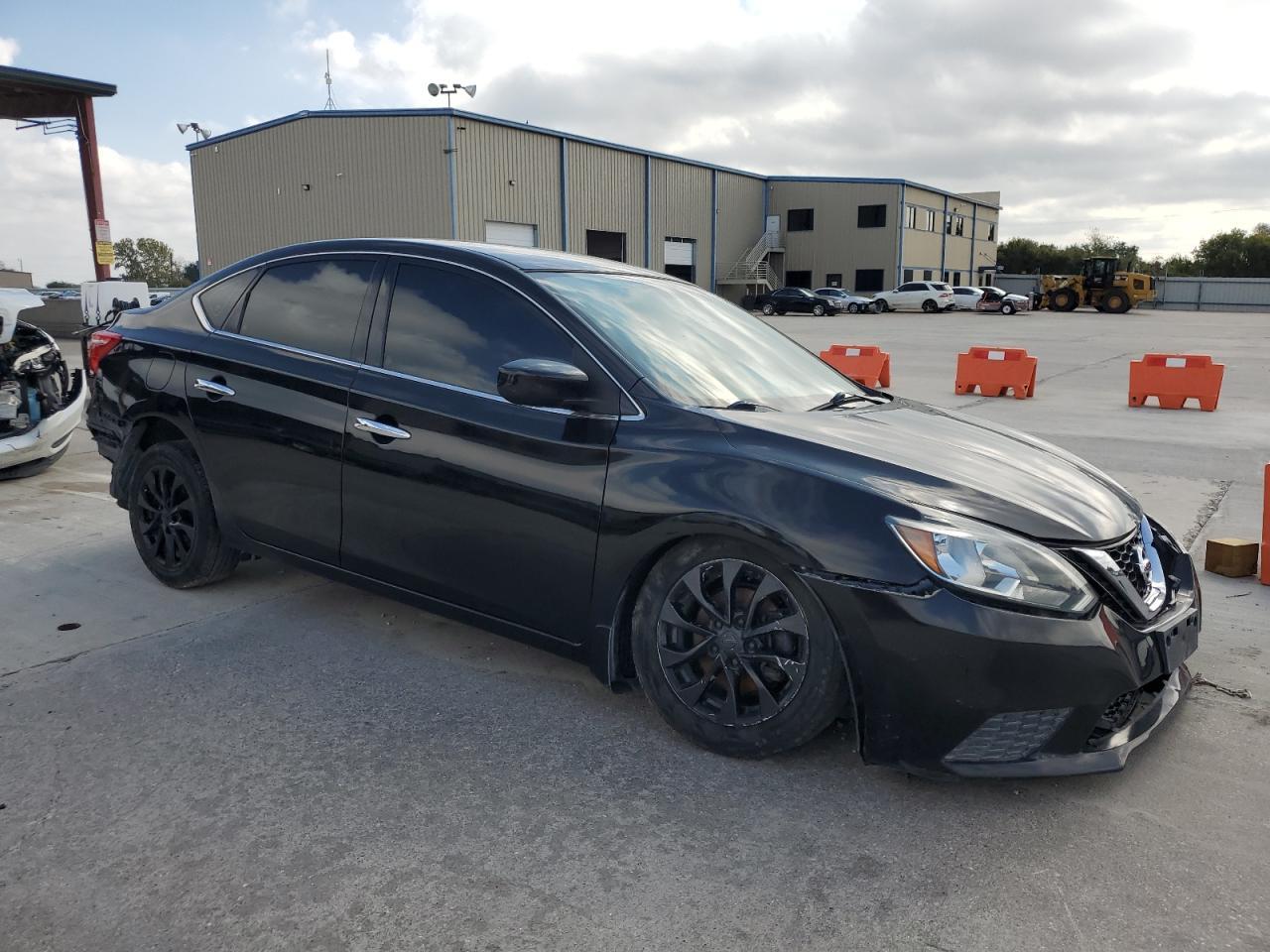 2018 Nissan Sentra S - Фото 4