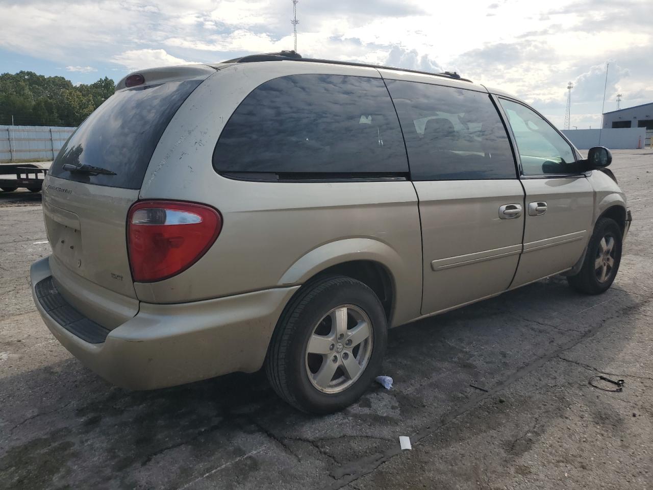 2006 Dodge Grand Caravan Sxt - Image 3