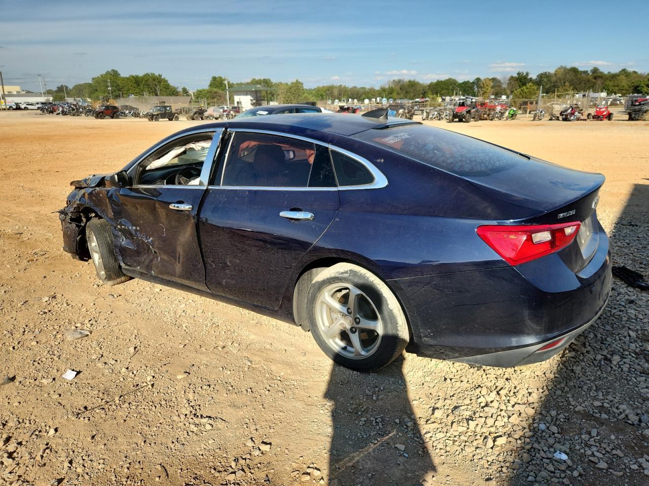 2017 Chev Malibu Ls - Фото 2