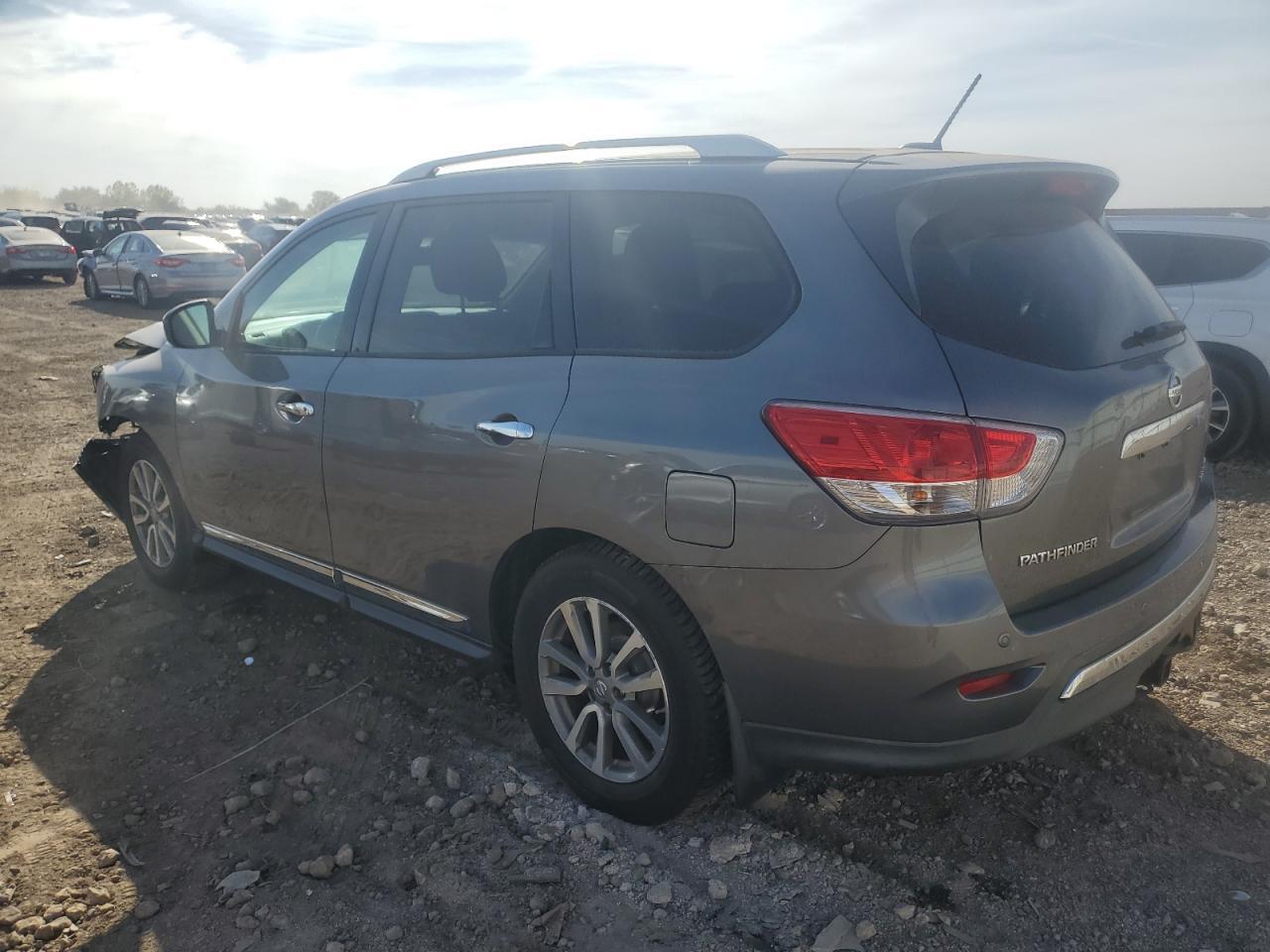 2015 Nissan Pathfinder S - Фото 2