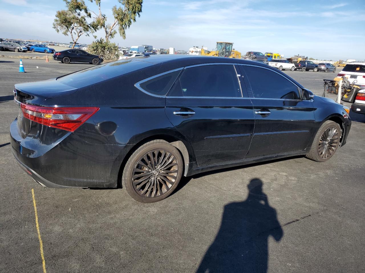 2016 Toyota Avalon Xle - Image 3