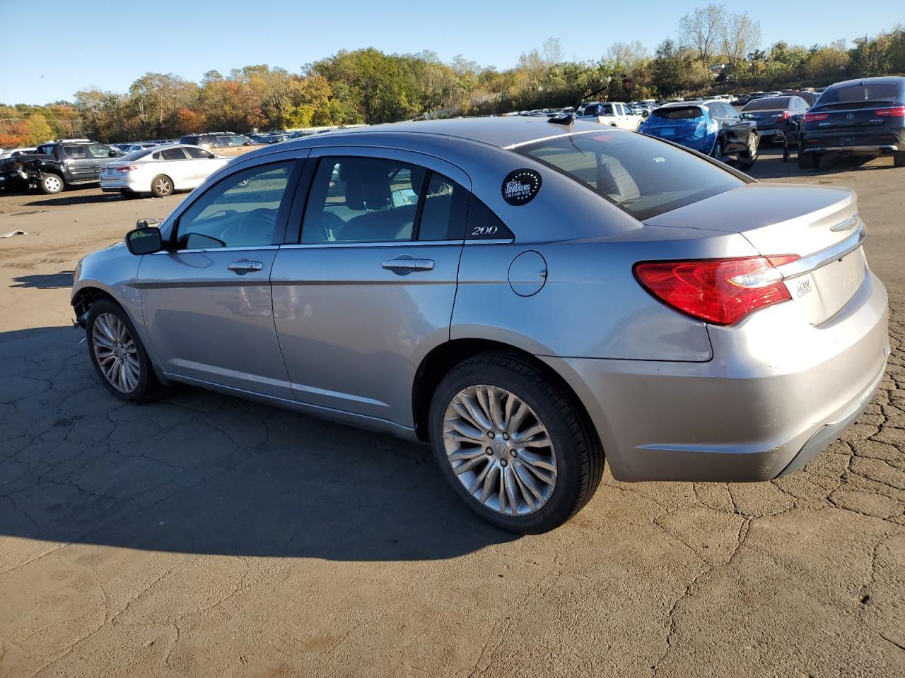 2013 Chrysler 200 Lx - Image 2
